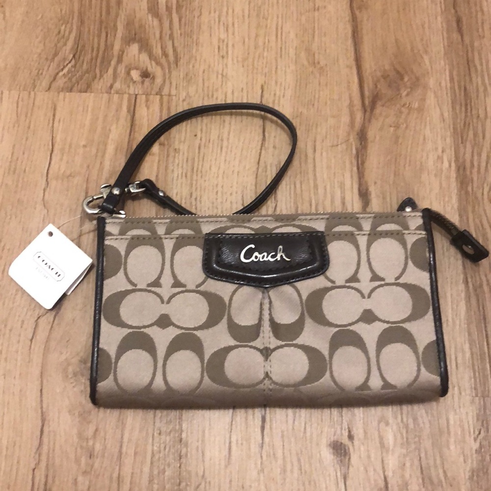 COACH women’s New wristlet wallet purse